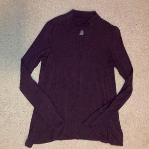 Burgundy American Eagle turtle neck long sleeve